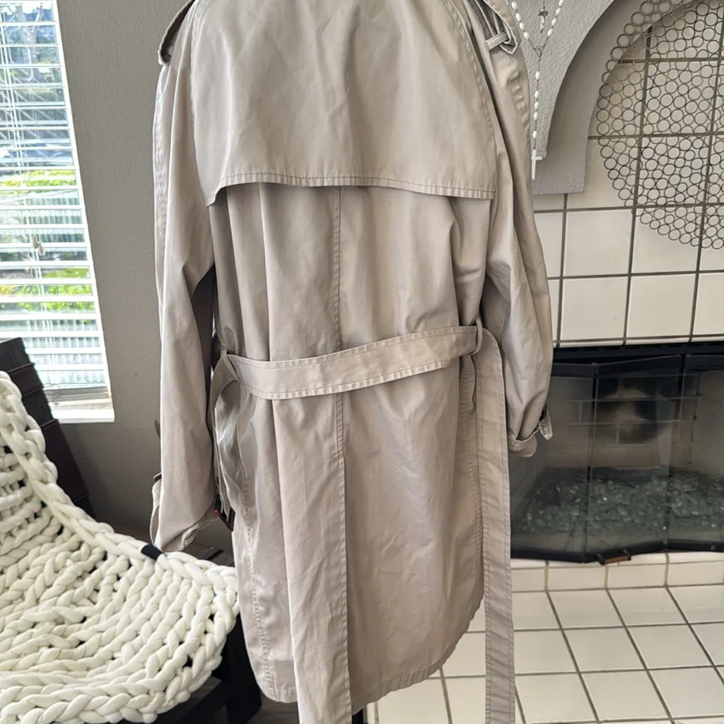 Vintage London Fog Tan Trench Coat with Belted Waist size 40 - Image 7