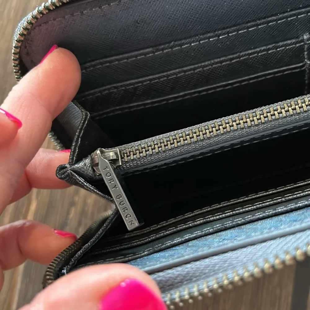 Tory Burch Robinson zip Continental wallet - Image 4