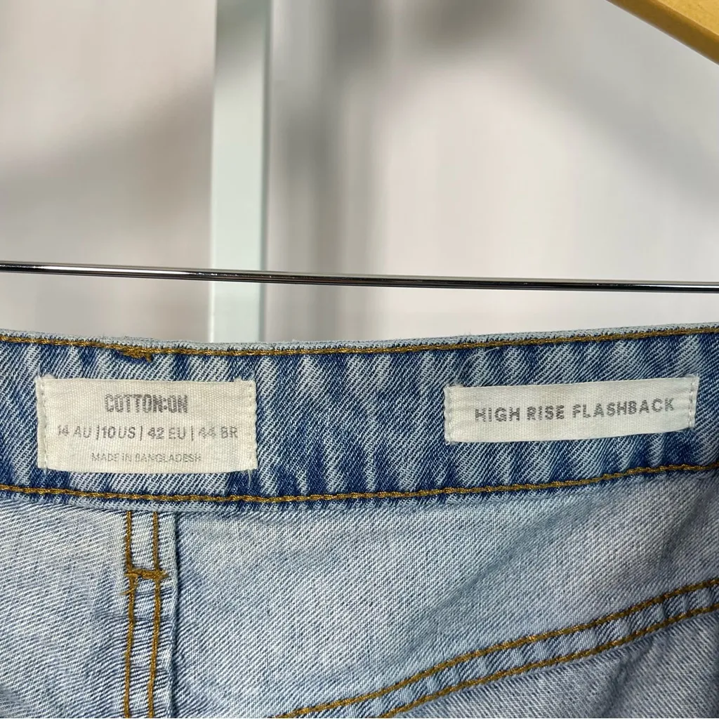 Cotton On High Rise Flashback Size 10 Retro Raw Hem Light Wash Denim Shorts Jort - Image 3