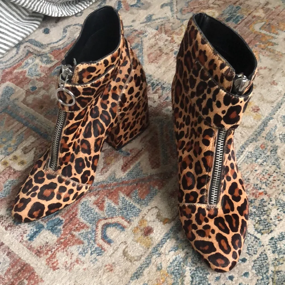 Dolce Vita Leopard Print Calf Hair Zip Front Block Heel Booties Size 8.5 Brown - Image 6