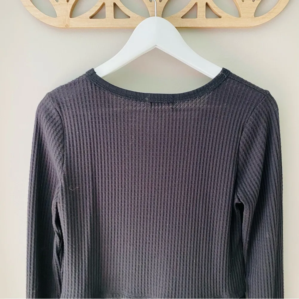 Altar'd State Long Sleeve Henley Top Black Sz Small - Image 8