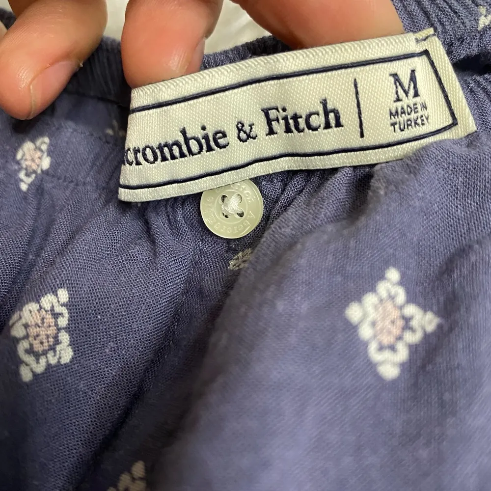 Abercrombie and Fitch off the shoulder top - Image 2