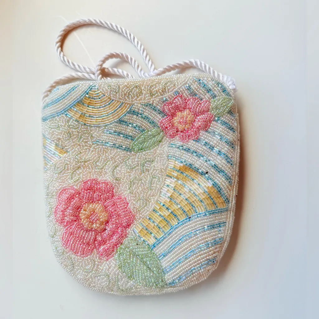 Vintage Beaded Floral‎ Hand Bag White - Image 2