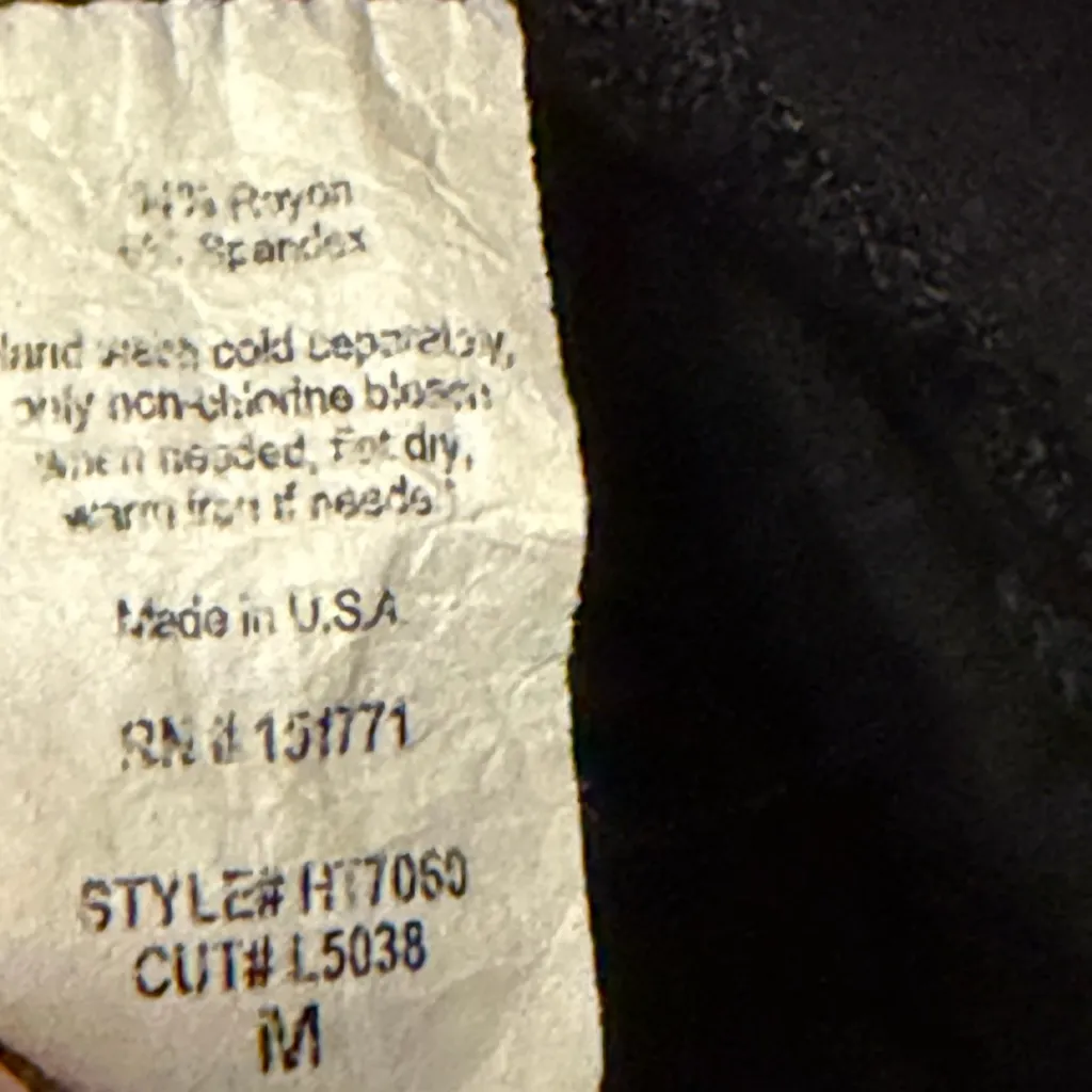 Kaileigh Black Long Sleeve Tunic with V-Neck size medium - Image 5