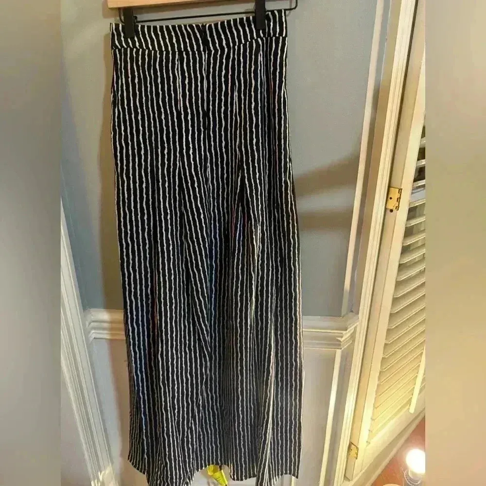 San Joy Striped Shorts/Skirt - Image 3