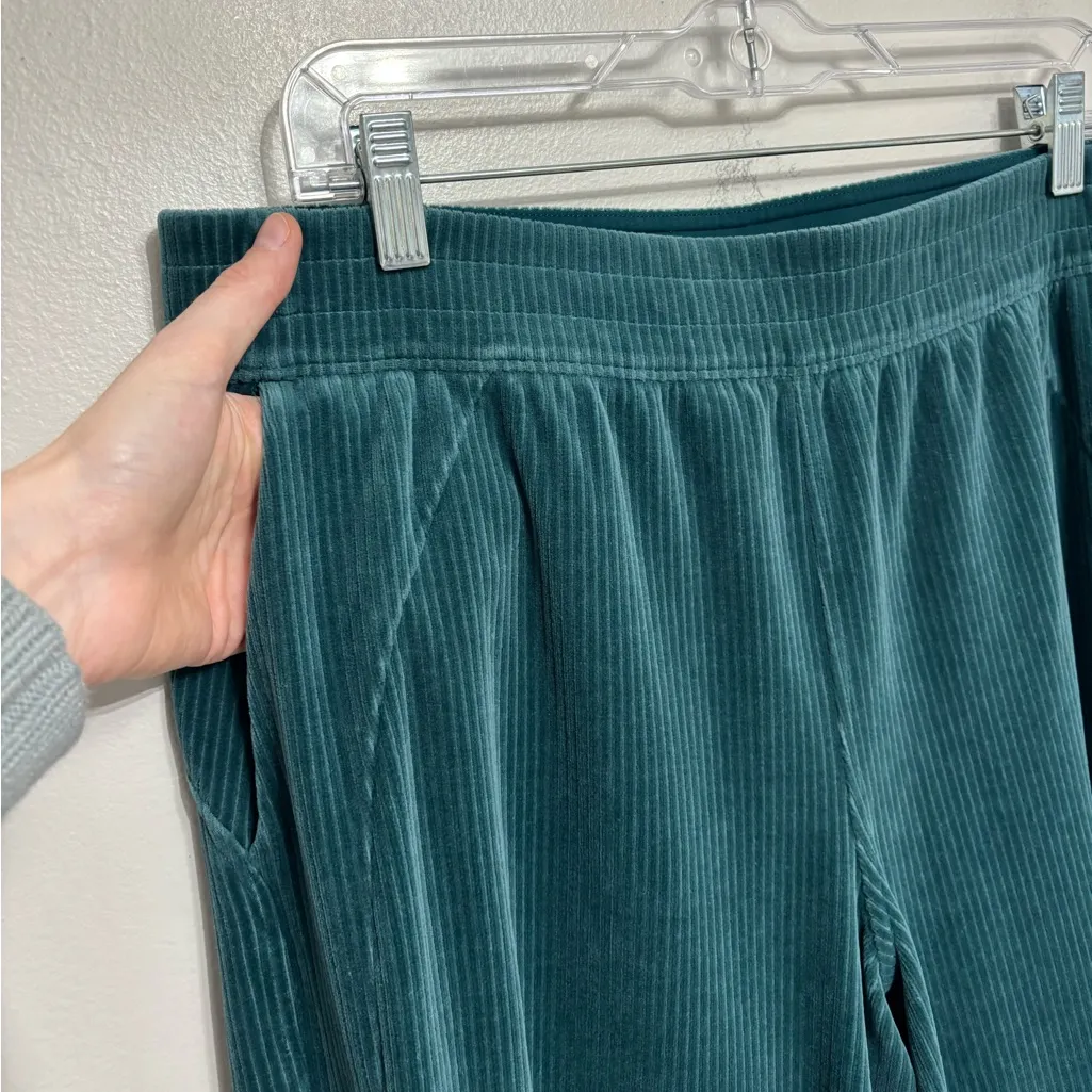 Lululemon Scuba Mid Rise Wide Leg Pant Velvet Cord in Storm Teal - Size 12 - Image 5
