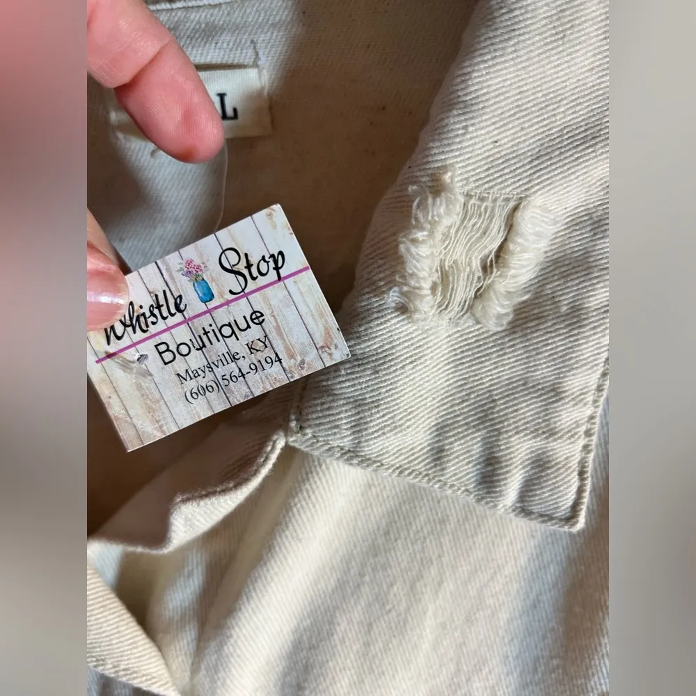 POL  NWT fringe denim jacket, cream colored, distressed, small but oversized - Image 4