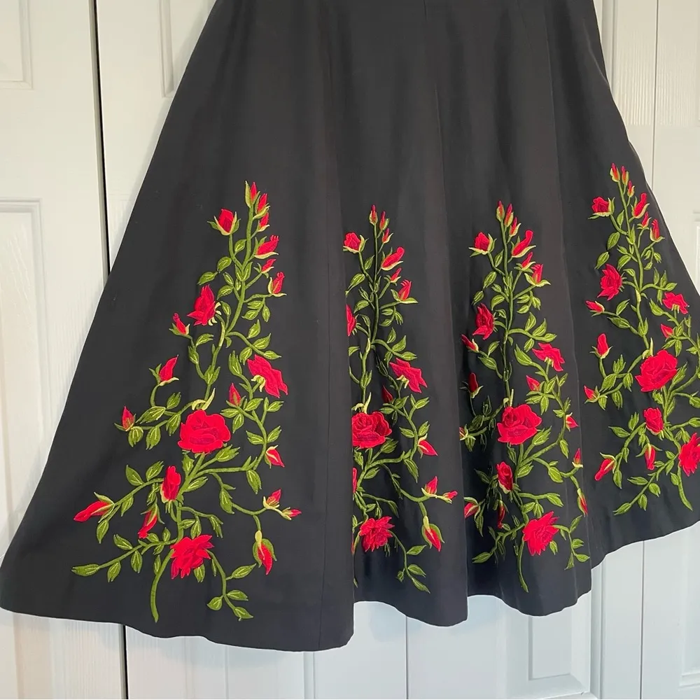 Neiman Marcus Rose Floral Circle A Line Skirt Sz 8 Black Silk Blend - Image 5