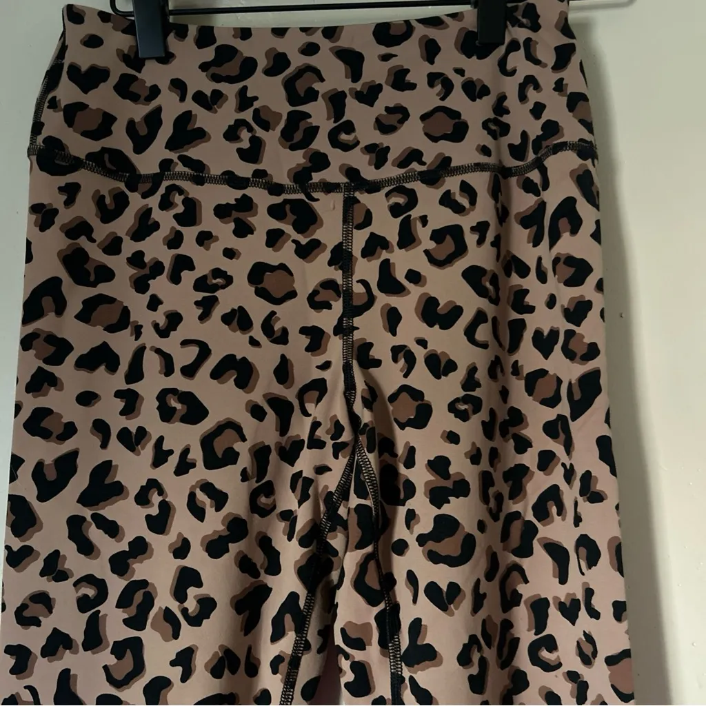 IVL Collective Women’s Cheetah Print High Rise Leggings Sz 8 Brown - Image 3