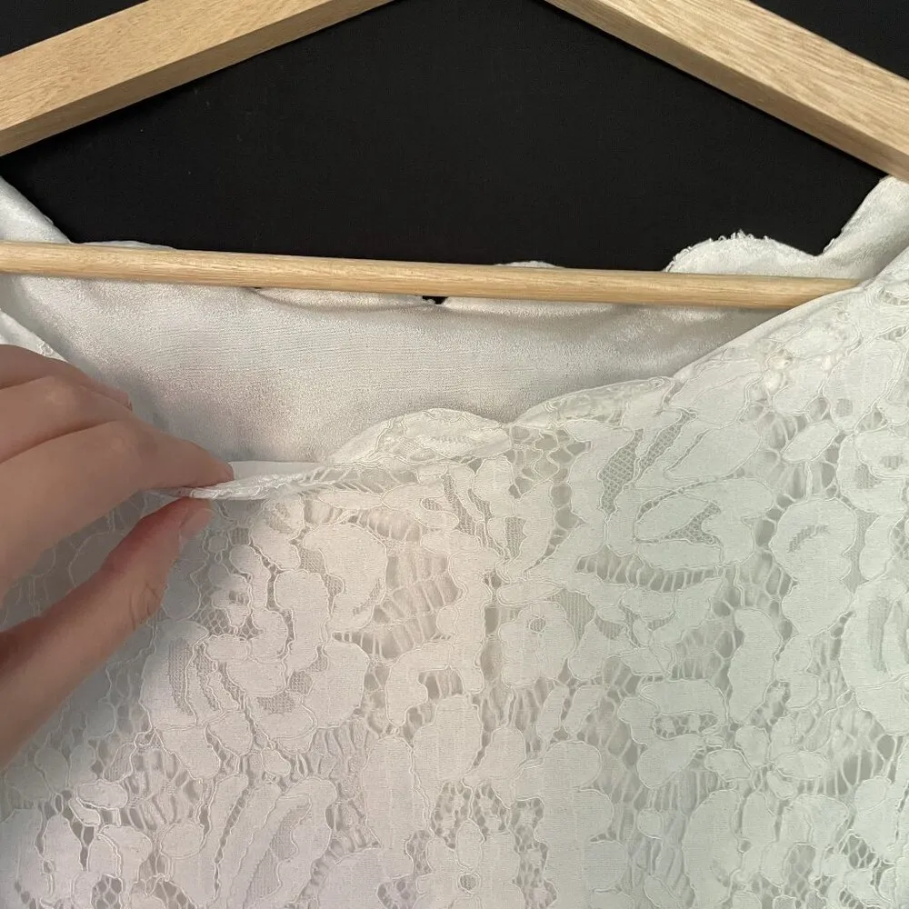 White Lace Sleeveless Long Dress With Scalloped Neckline & Side Zipper Closure - Image 3