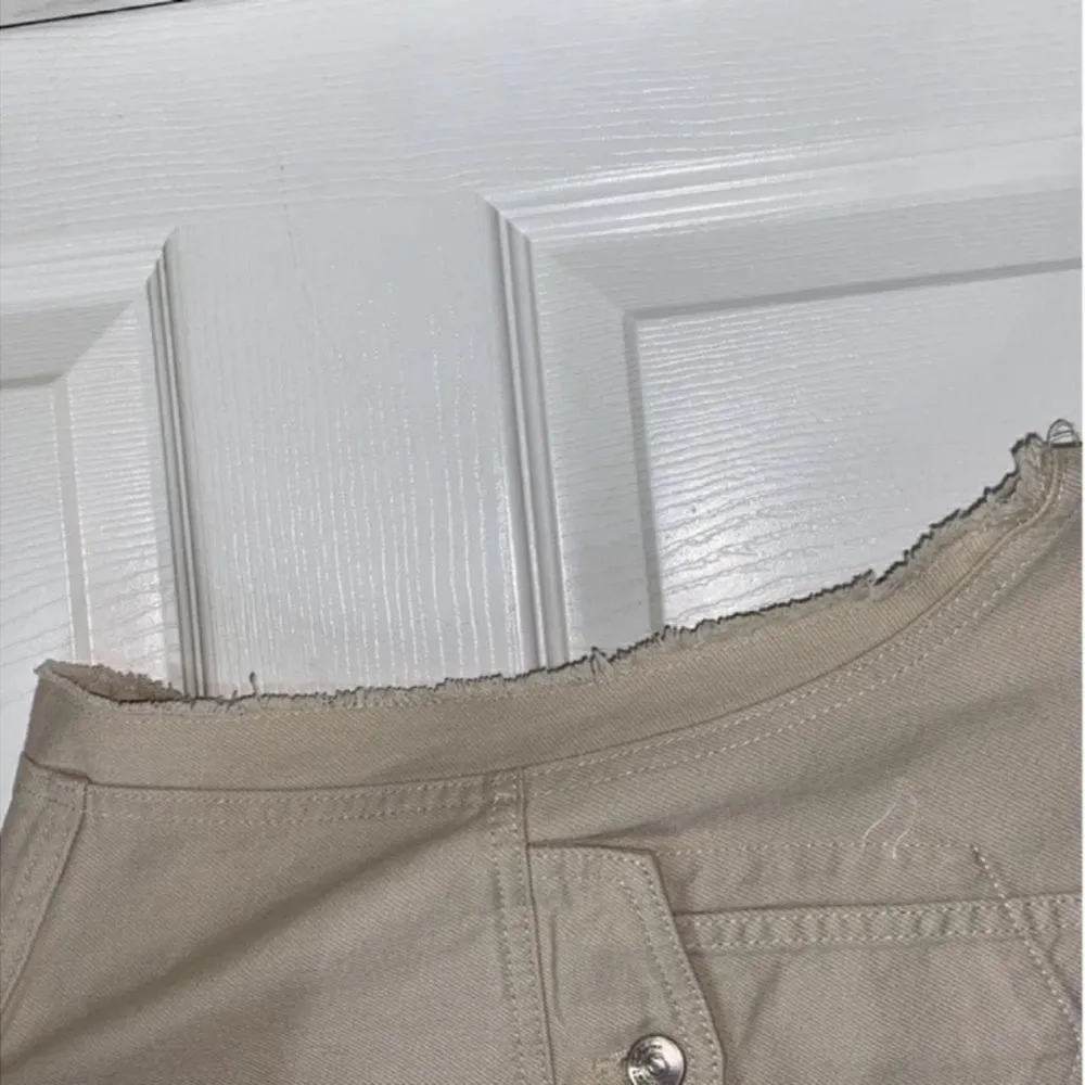 H&M Sleeveless Cream Denim Vest(Size Small) - Image 5