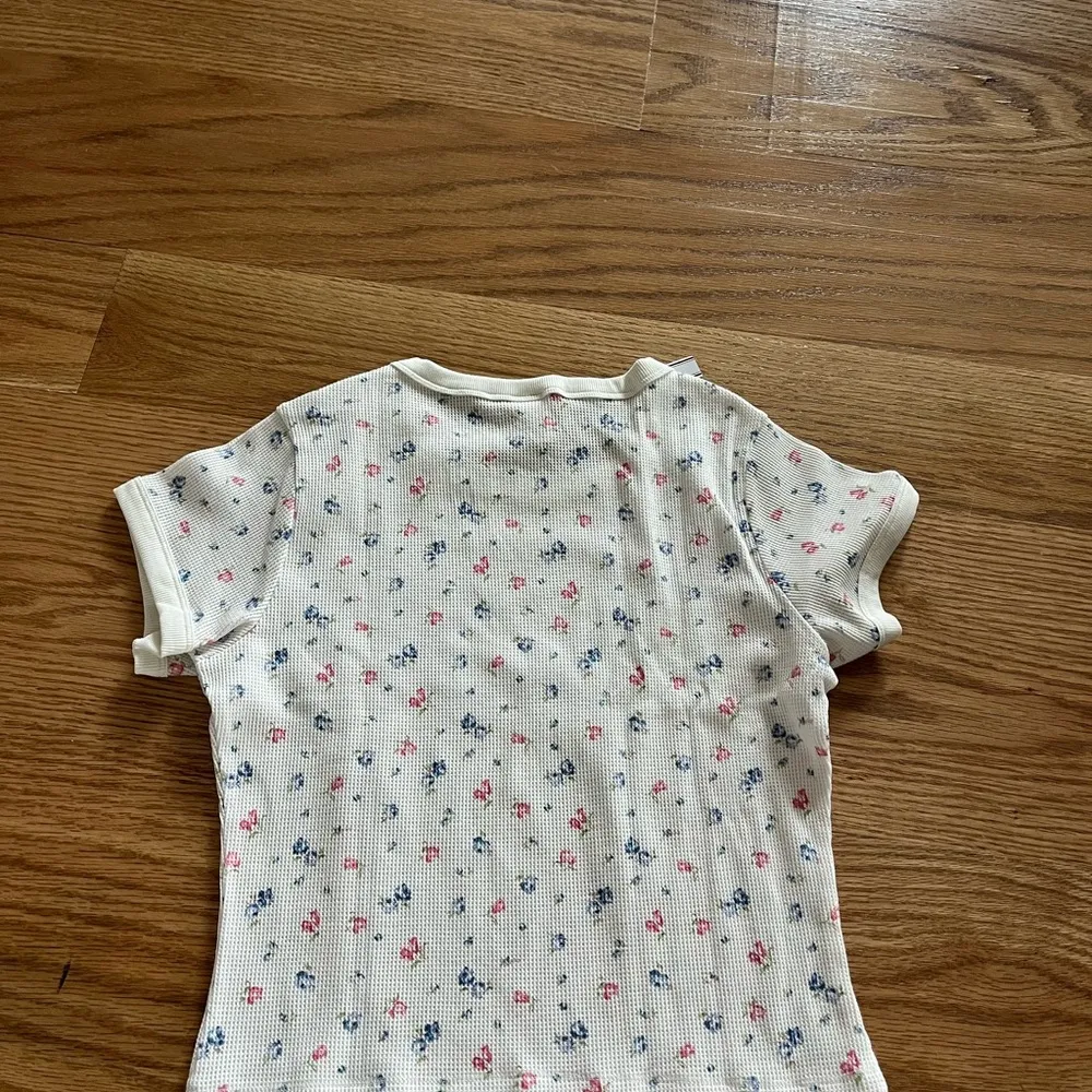 Frankie’s bikinis tee - Image 5