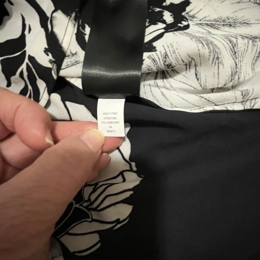 White House Black Market Monochrome Floral Blouse Sz S - Image 9