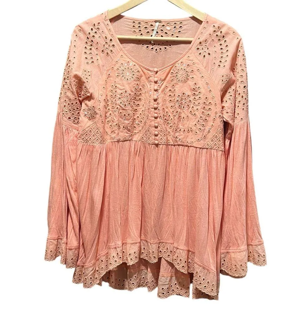 Free People Sea Of Love Eyelet Blouse Size Small Sun Blush - Image 3