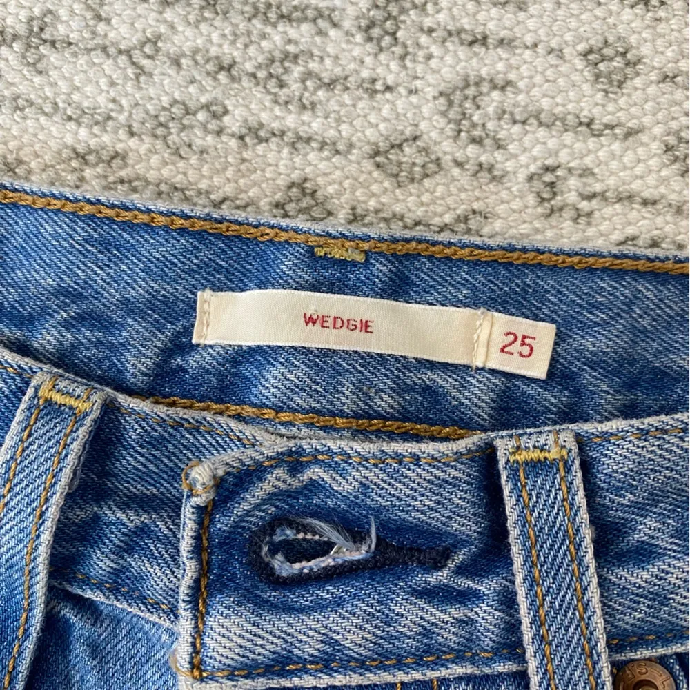 Levi’s 25” - Wedgie button up jeans - Image 3