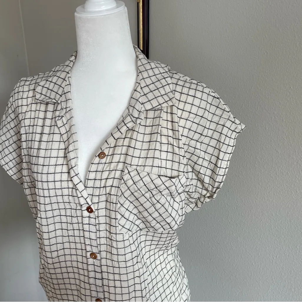 O’Neill Women's Checkered Button-Up Top Size L - Image 2