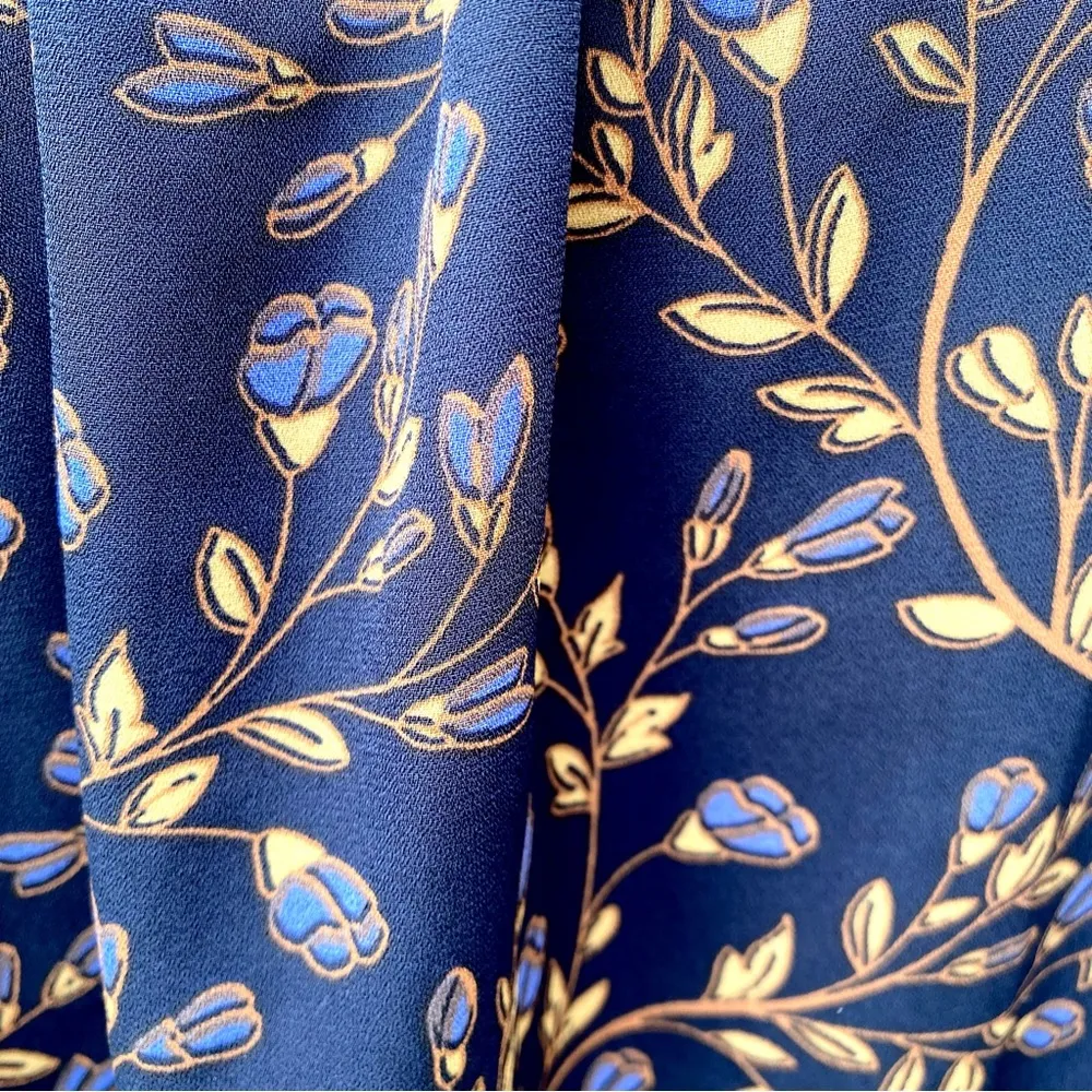 Finn & Grace floral smocked long sleeve blouse - Image 14