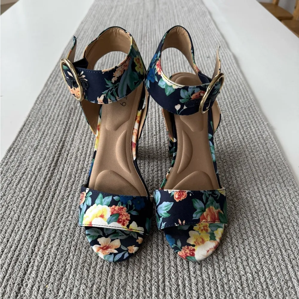 Apt. 9 Navy Blue Pink Floral Ankle Strap High Block Heel Sandals Size 7 - Image 10
