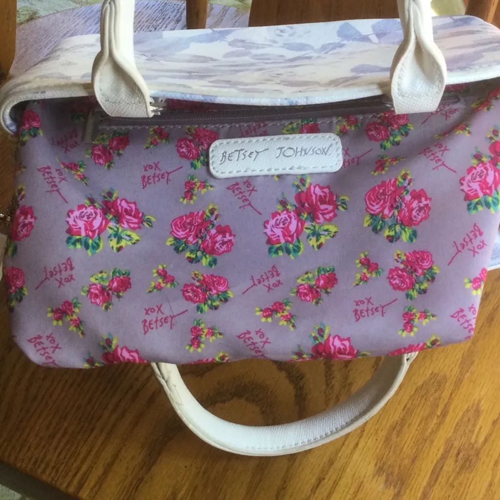 Betsey Johnson White and Purple Floral Shoulder or Crossbody Bag - Image 9