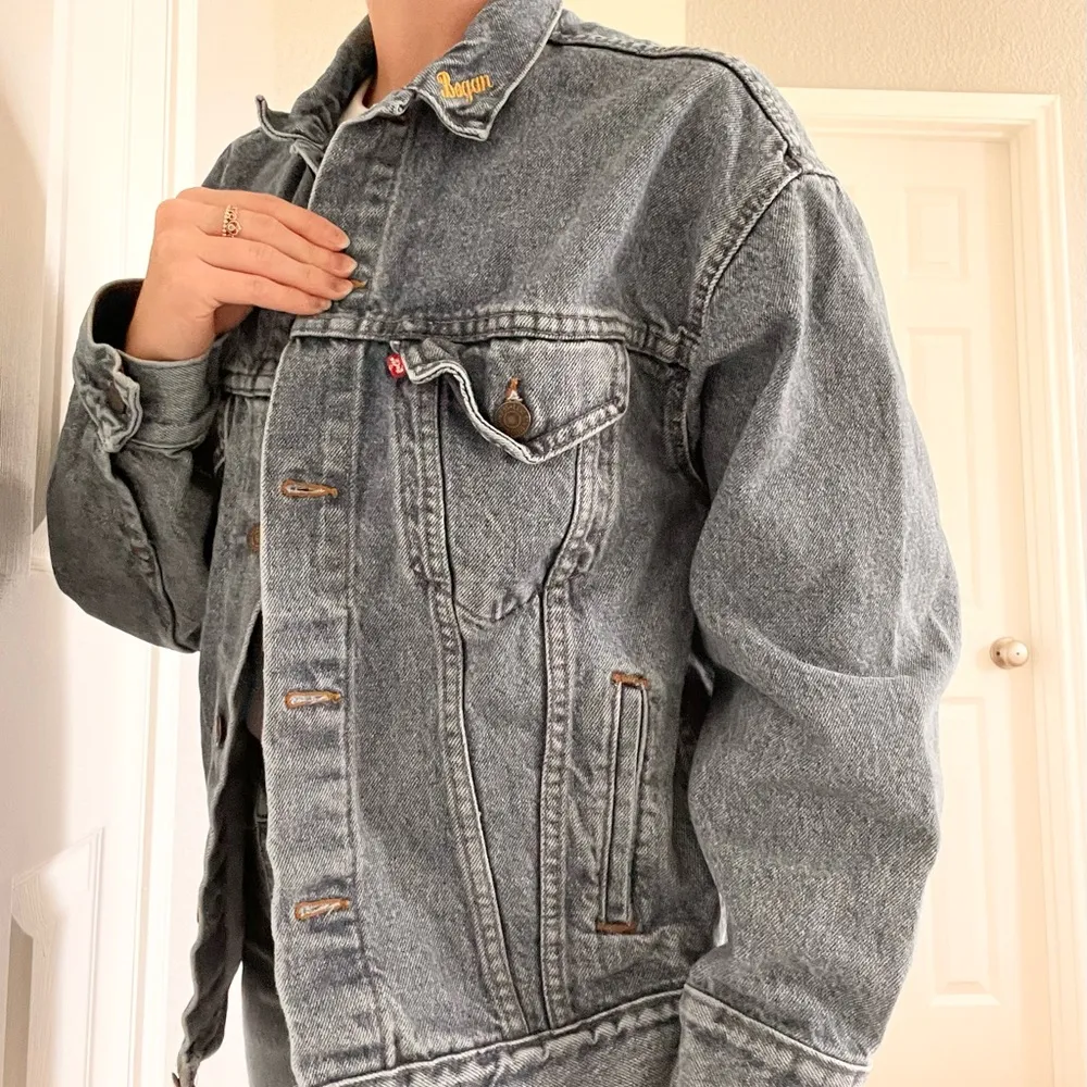 Vintage Levi’s Embroidered Jean Jacket - Image 3