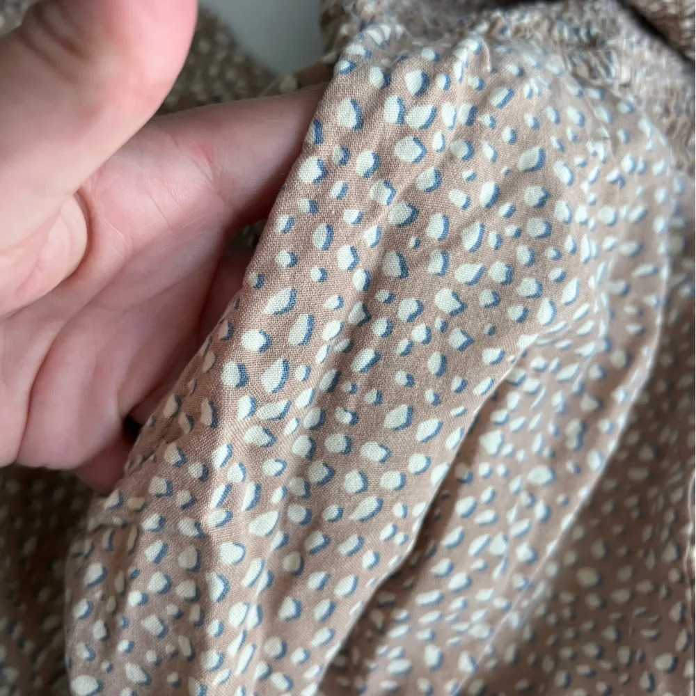 Jessica Simpson smocked sleeveless jumpsuit beige with ivory speckle  size xs - Image 5