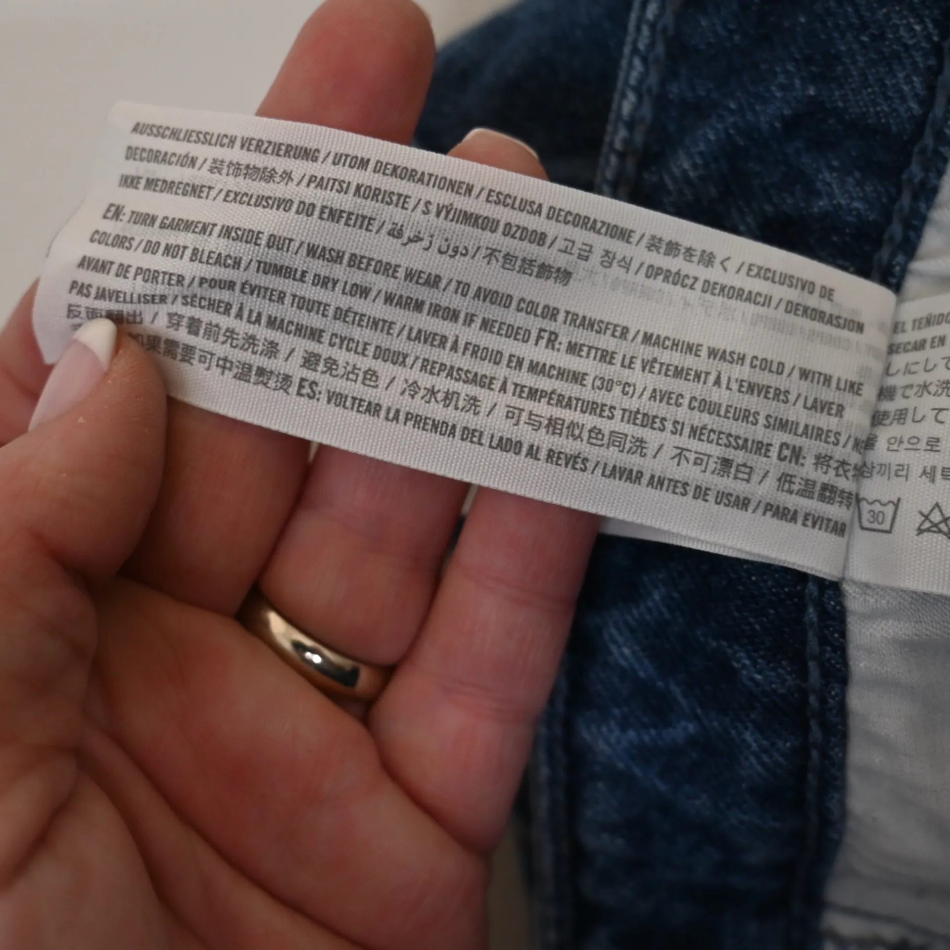 Hollister Women's 15 Ultra High-Rise Dad Jean - Image 10