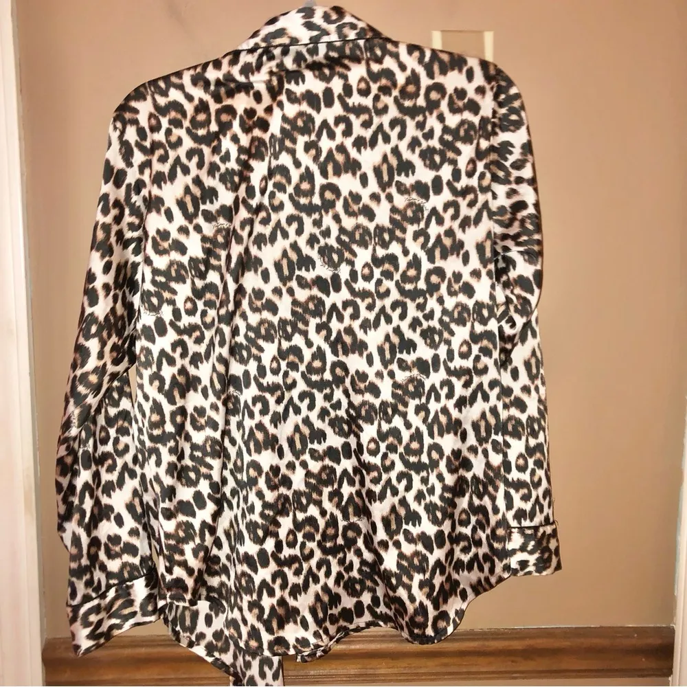Victoria’s Secret cheetah leopard animal print pajama top brown size medium FLAW - Image 2