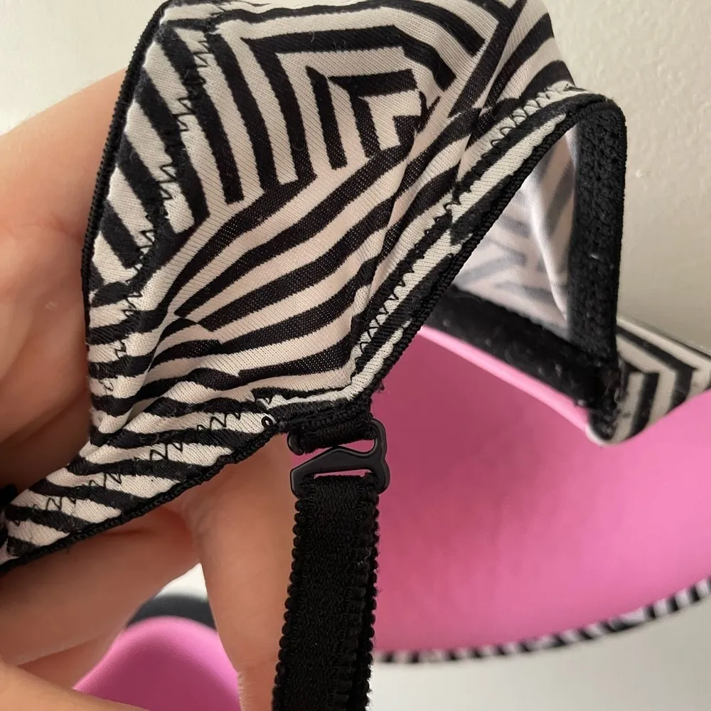 PINK by Victoria’s Secret Black and White Geometric Wear Everywhere Demi Bra 34C - Image 6