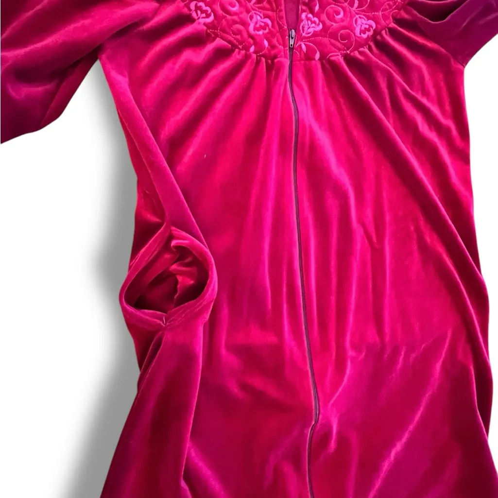 Vanity Fair Red Vtg. Womens Robe House Coat Velour Zip Up Embroidered Medium - Image 9