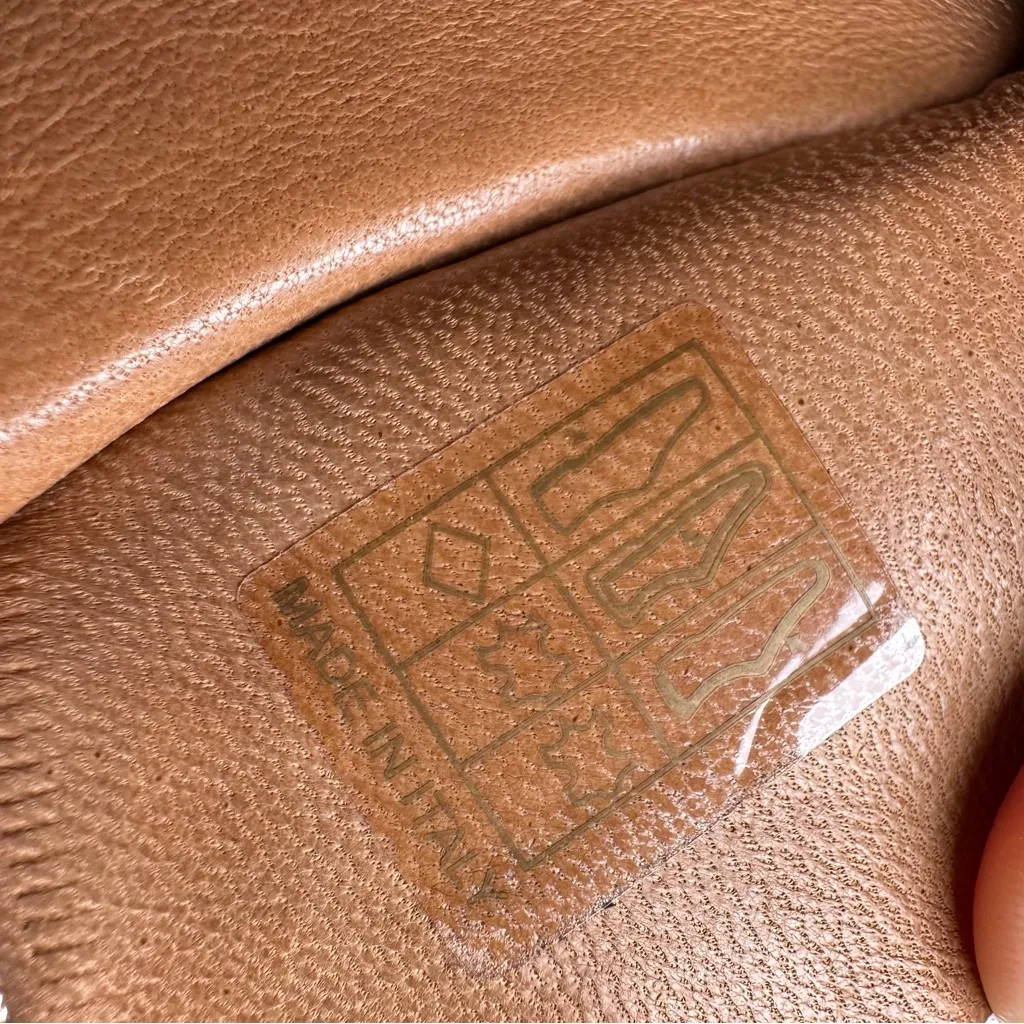 Ron White Priya Lightweight Leather Wedge Sandal in White and Gold Accents Size 11 - Image 9