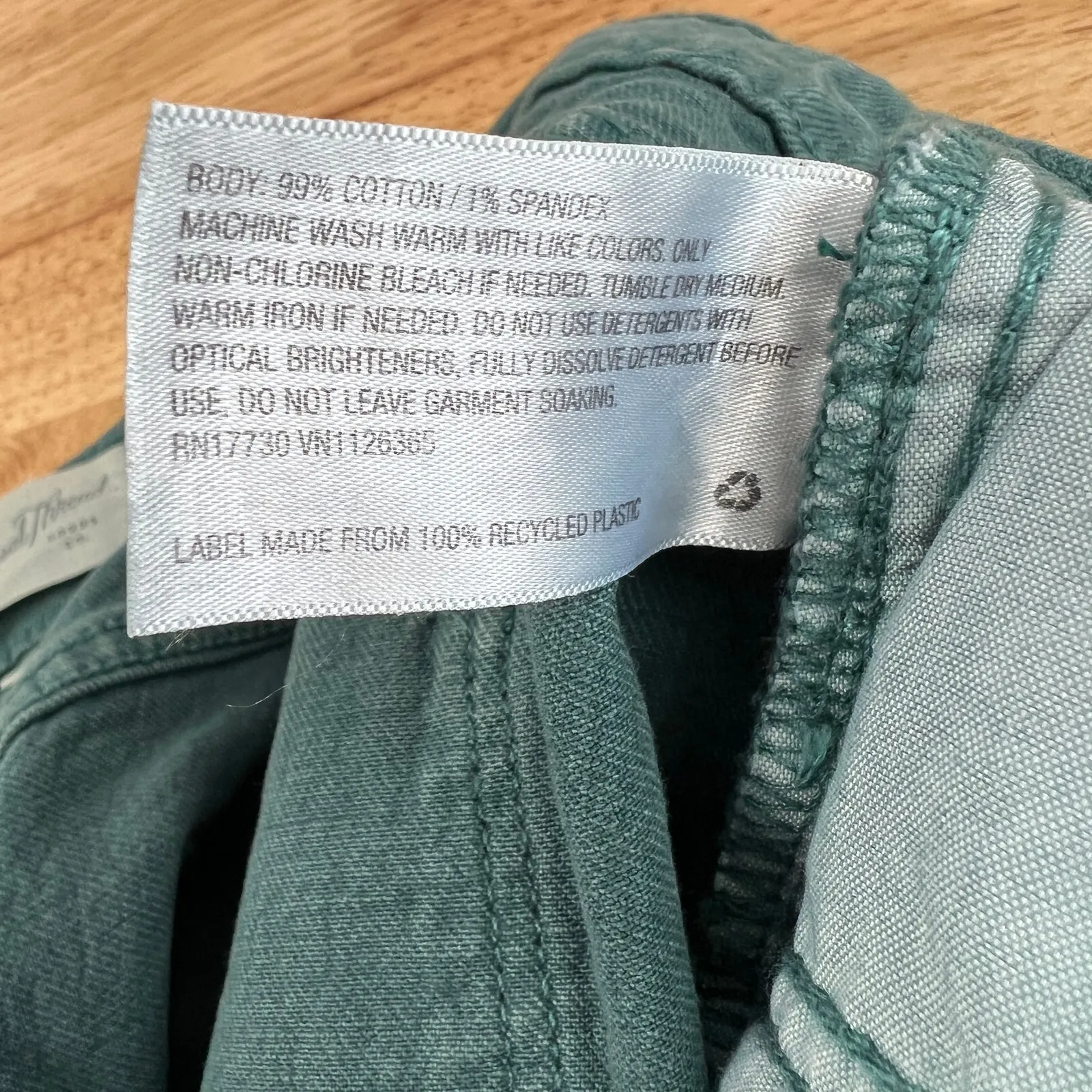 Universal Thread Women's Teal Green Bermuda Jean Shorts - Size 8 - NWT - Image 6