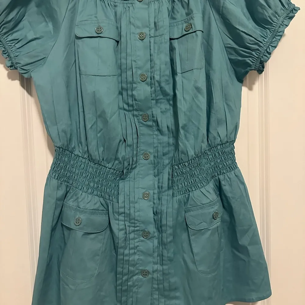Ashley Steward Women’s Size 14 Short Sleeve Solid Green Button Down Green Blouse - Image 2
