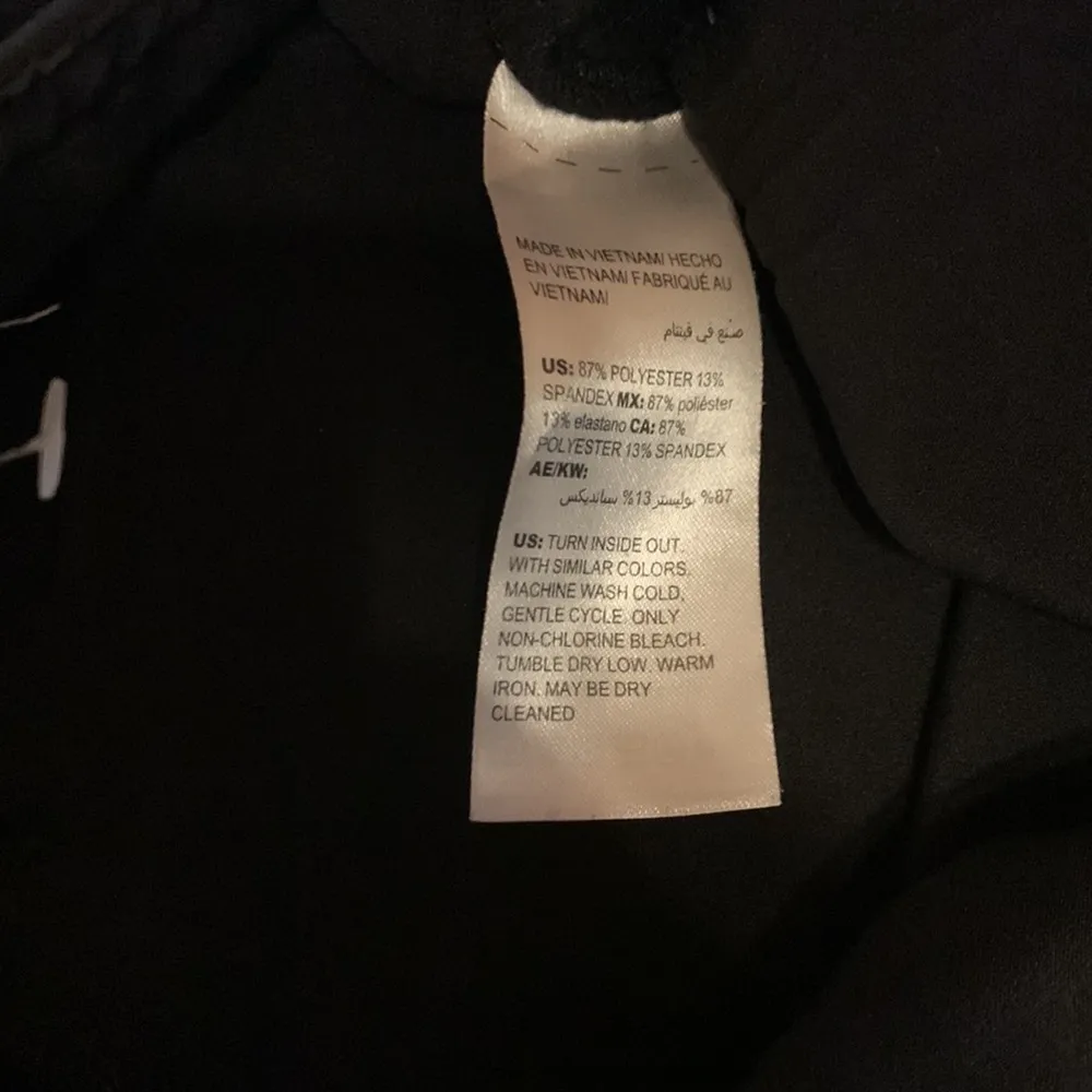 Black Chico’s Zenergy Capris with Zip side pockets and pocket on thigh size sm - Image 8