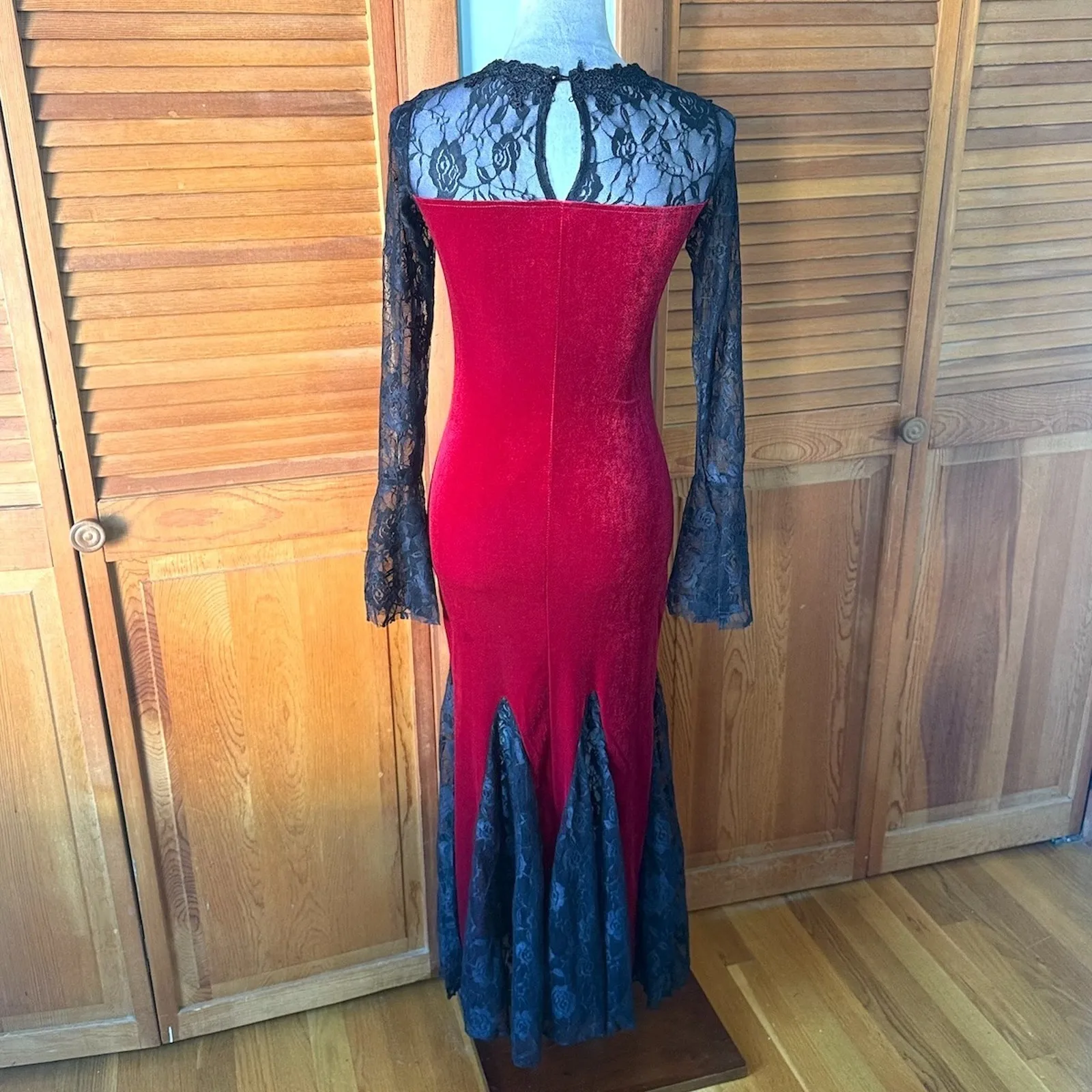 Gothic Victorian Vampire Blood Flowers Red Velvet & Black Lace Gown Dress XS - Image 8