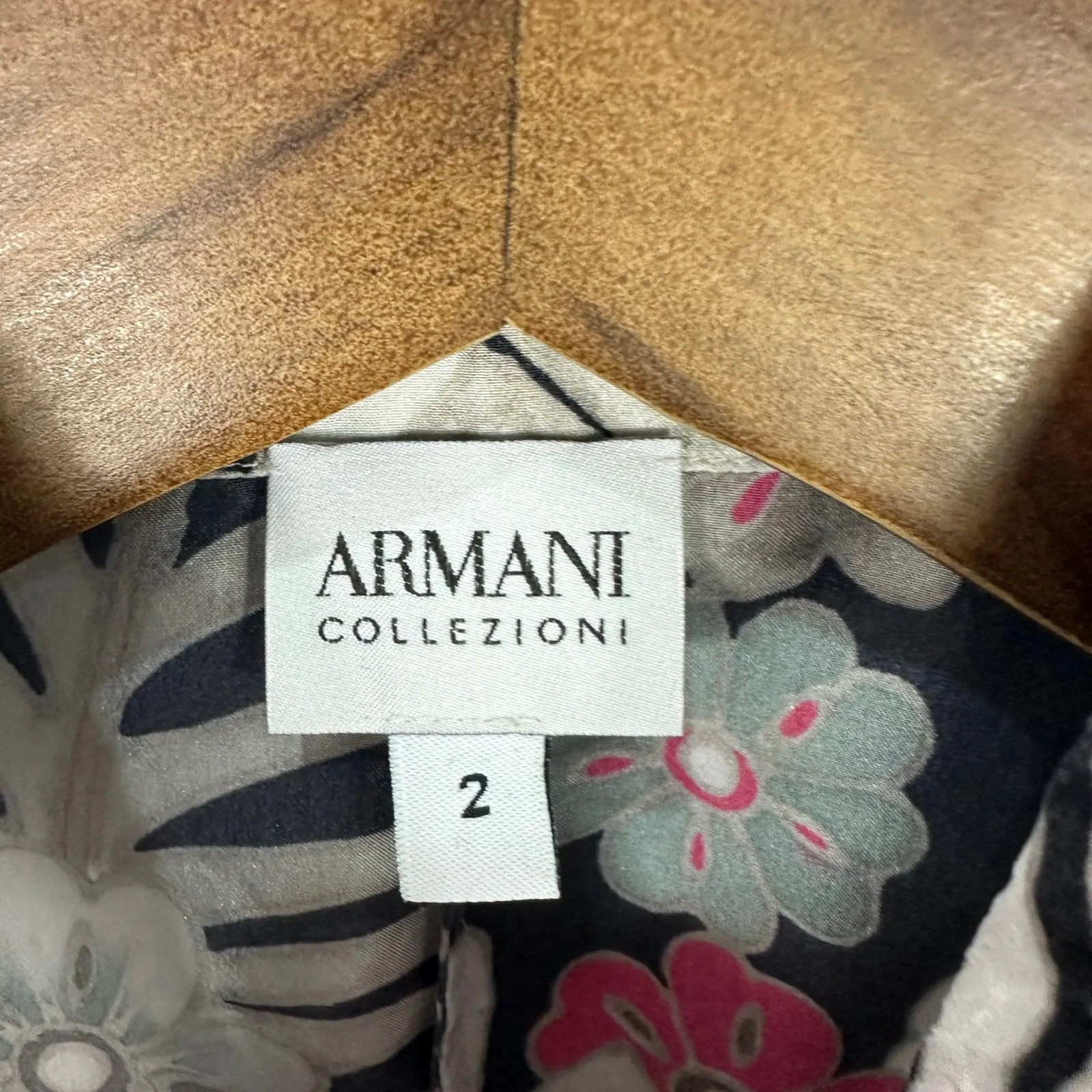 Armani Collezioni Sleeveless Floral Button Up Top Womens 2 Silk Resort Tropical - Image 2