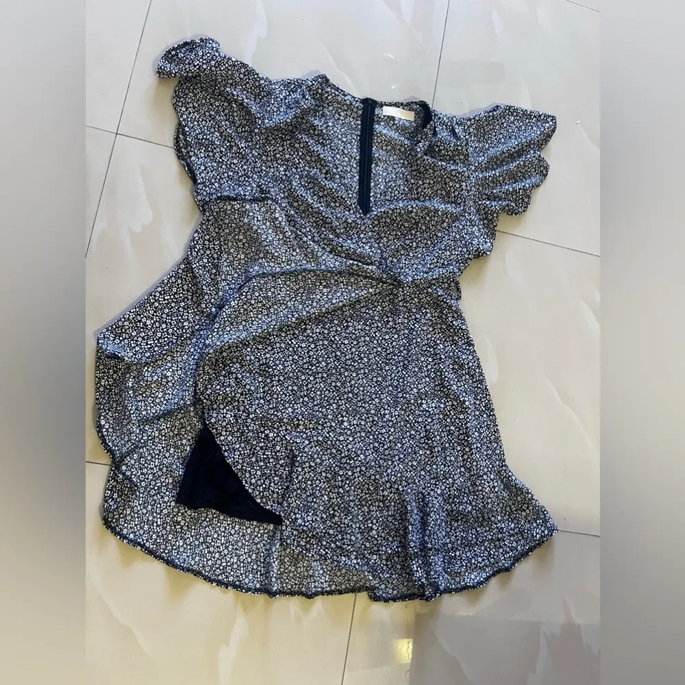 Blossom black and white mini feminine dress size 10 black and white floral - Image 9