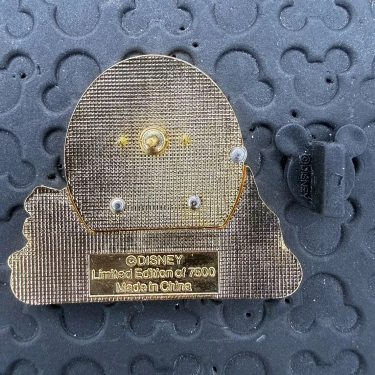 Disney parks Happy Easter Hinged Egg full of Rabbits LE 7500 trading pin vintage - Image 3