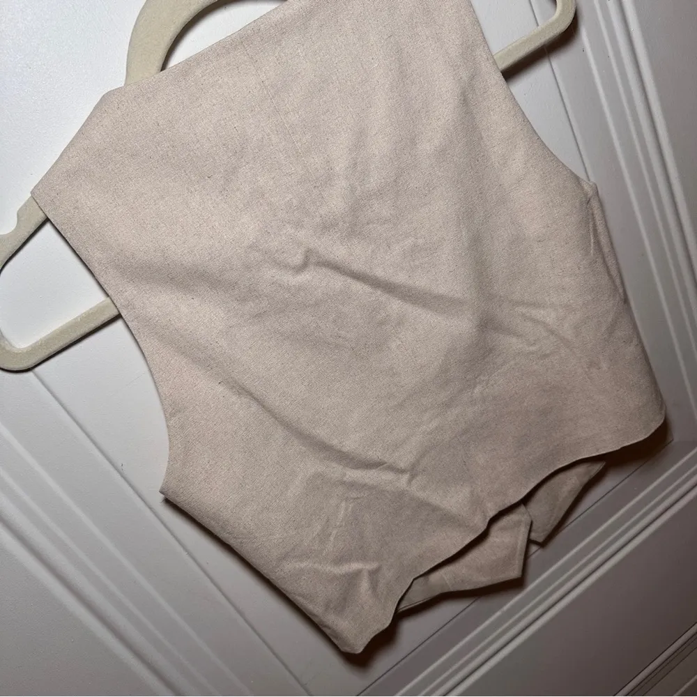 Caara Beige Linen Blend Buttoned Vest XS Tan - Image 12