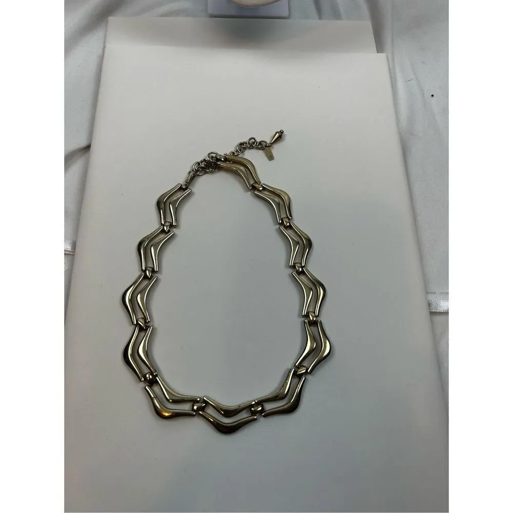 Monet scalloped edge collar necklace in gold tone metal - Image 2