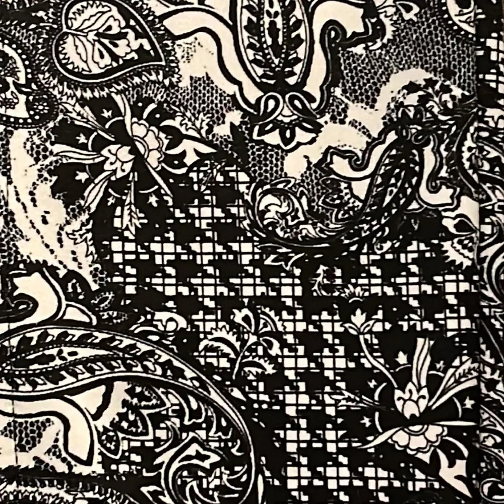 Like an Angel Black White Paisley Victorian Skinny Pants Size Large EUC #4600 - Image 2