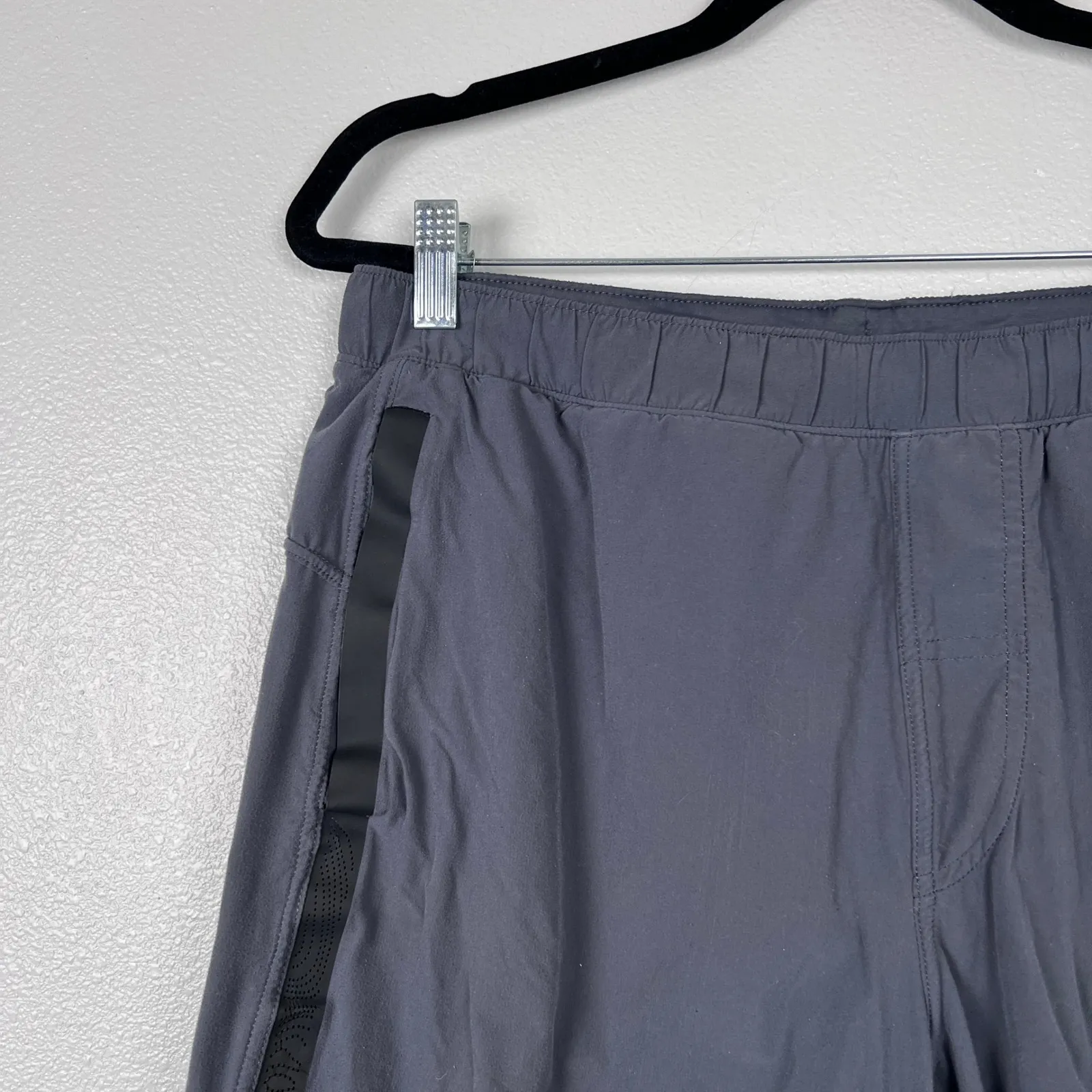Lululemon Men's Pace Breaker Shorts - Image 2