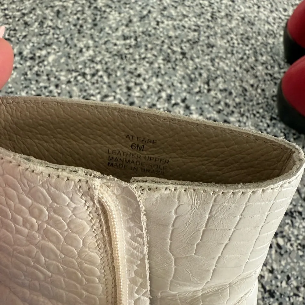 Matisse White Ankle Boots Size 6 - Image 4