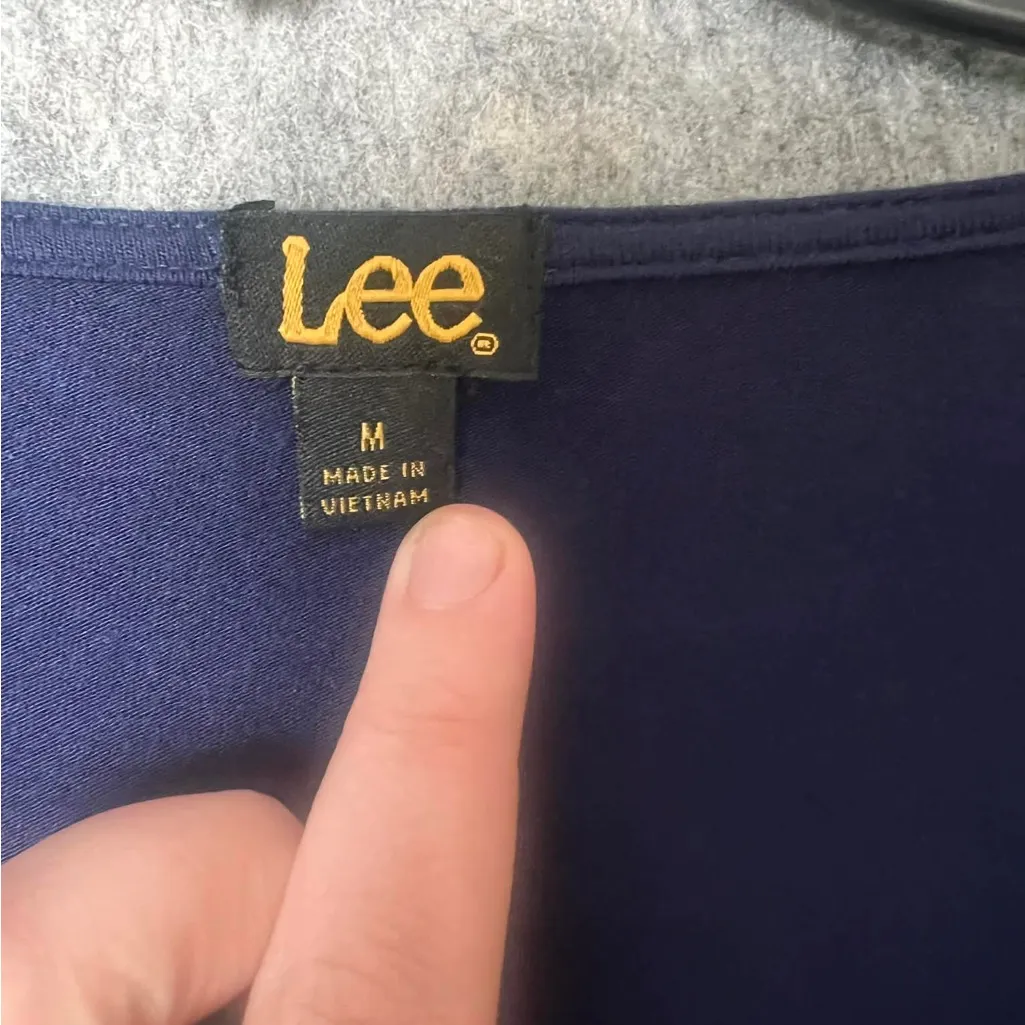 Lee Women's Medium Deep Blue Lace Long Sleeve Wrap Blouse New - Image 2