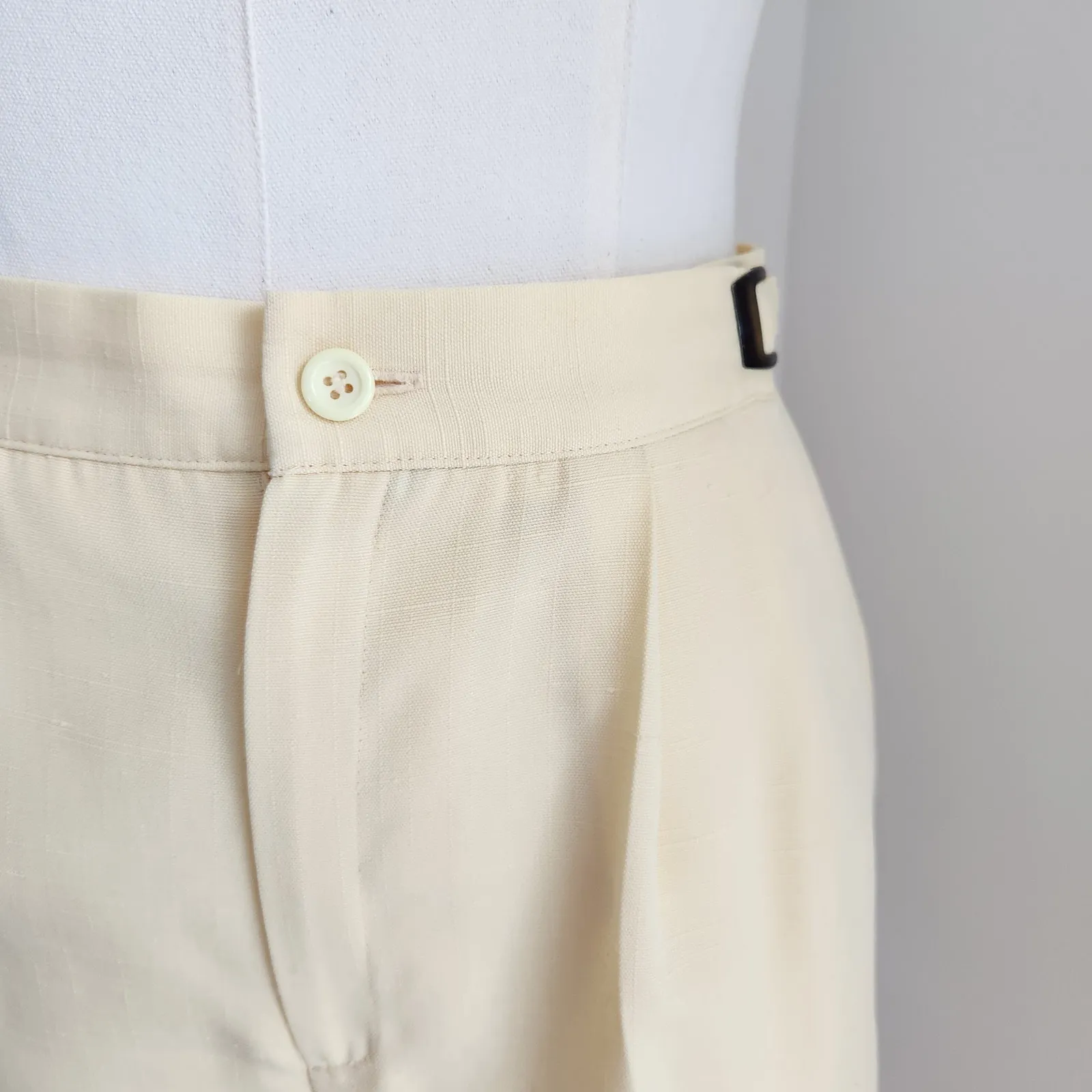 Vintage 90s High Waist Pleated Shorts Butter Yellow Linen Blend Requirements M Size M - Image 2