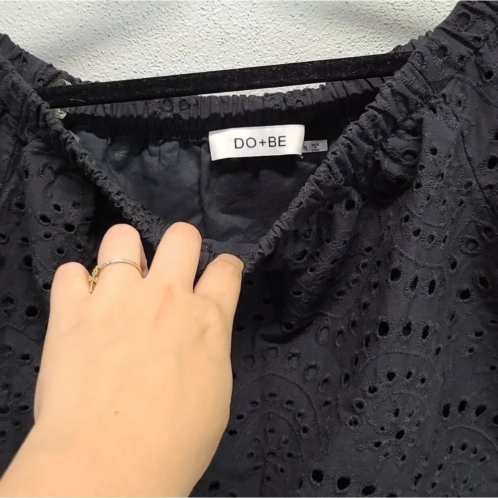 Do+Be Embroidered Scalloped Cropped Top Size Small - Image 6