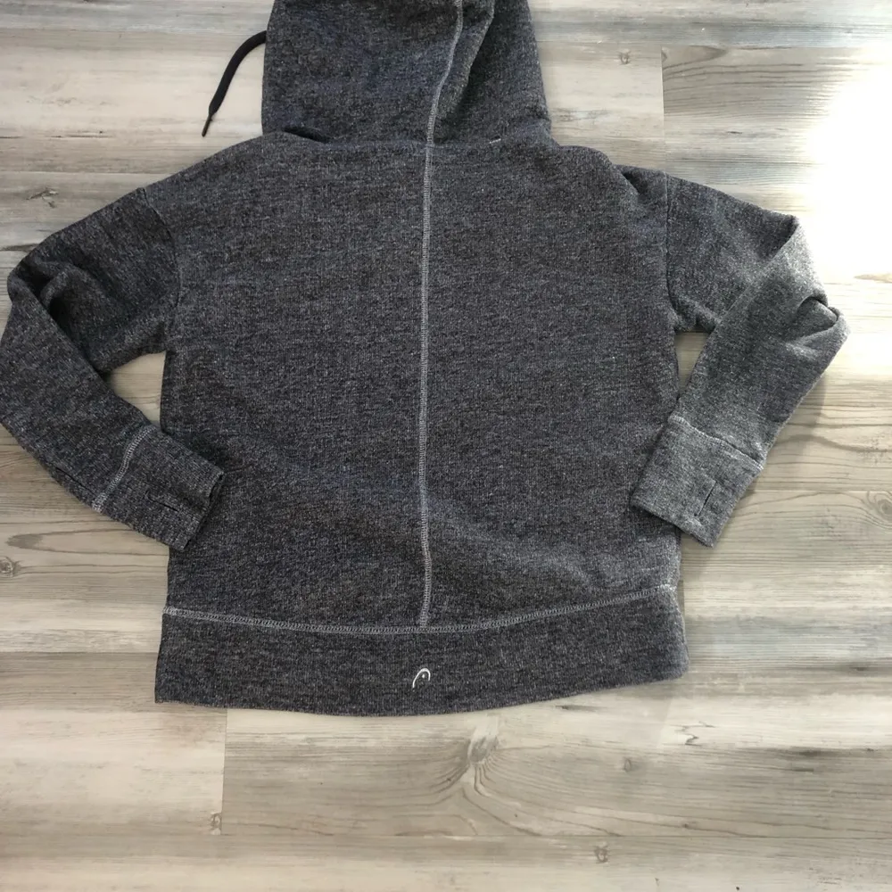 Head size small hooded sweatshirt, pit to pit is 20, length is 21 - Image 2