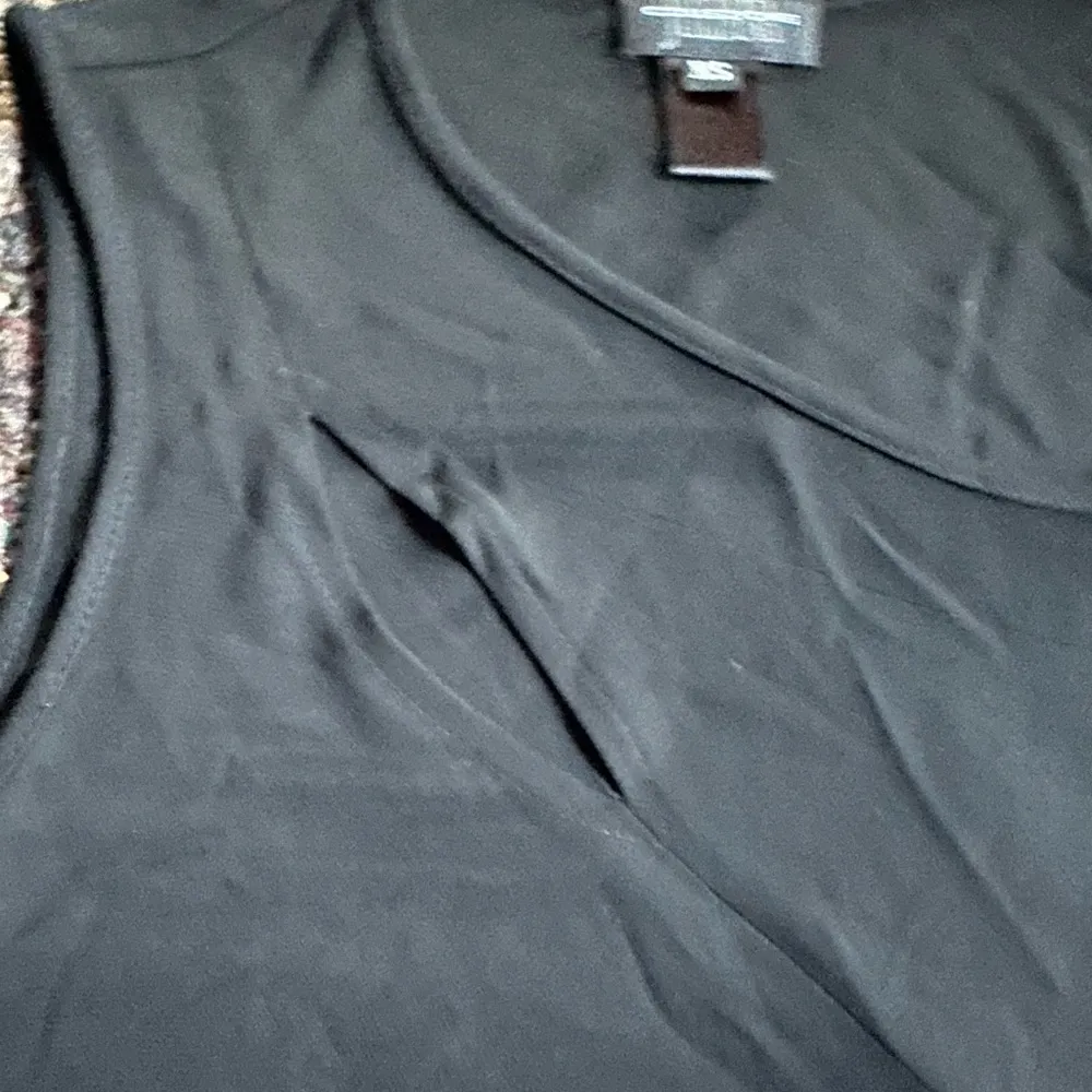 Julianna Collezione Black Minimalist Top with Slit Size XS - Image 6