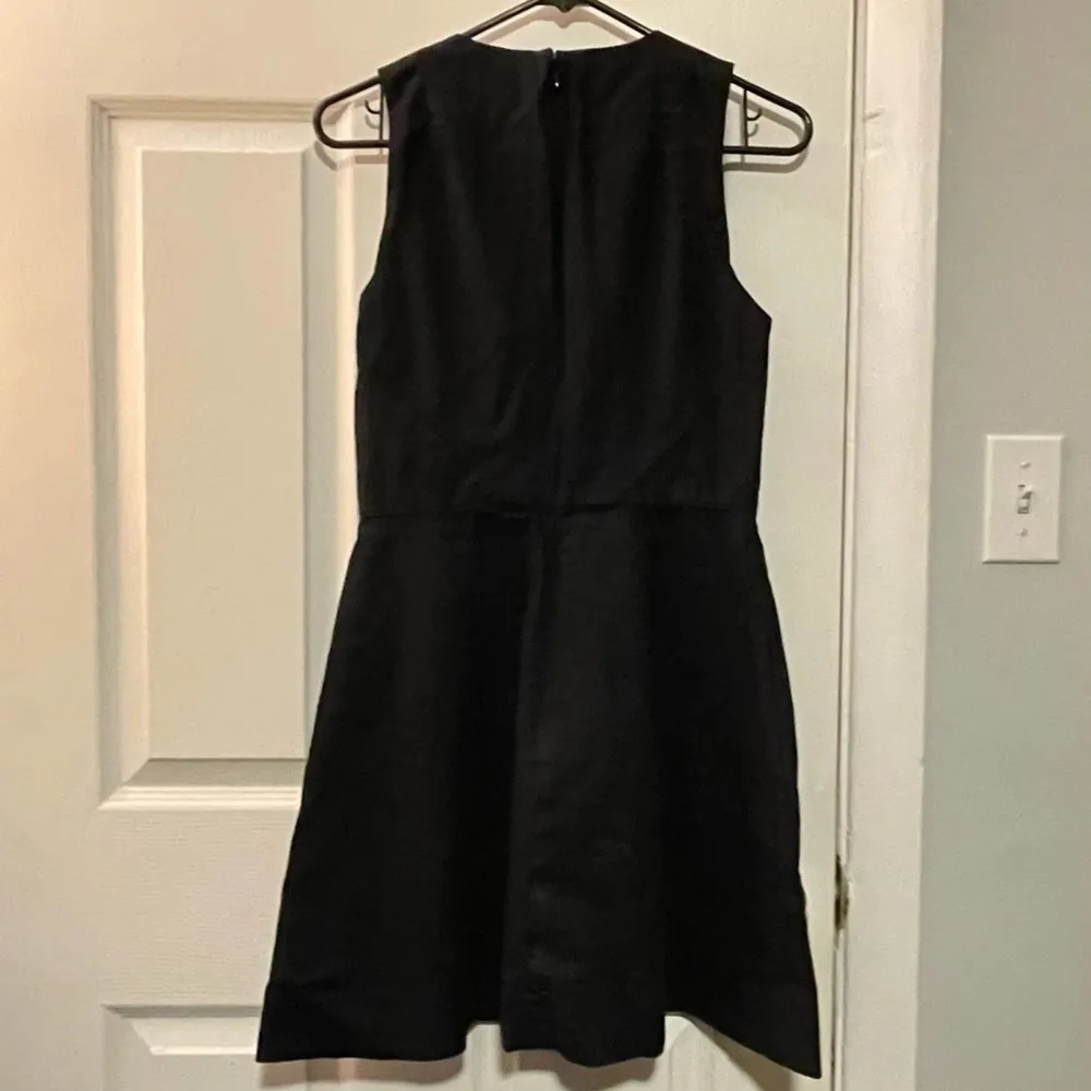 Gap  Tailored Black Sleeveless Dress - Size 6 - Image 6