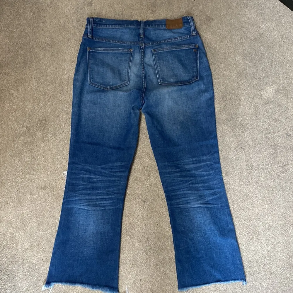 Distressed Raw Hem Cali Demi Boot Cut Jeans Size 29 - Image 5