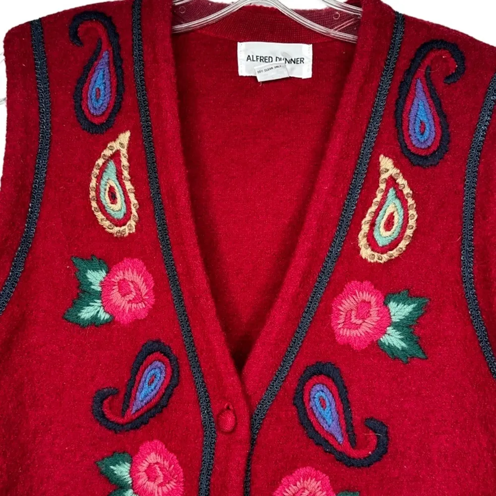 Vintage Alfred Dunner Wool Sweater Vest‎ Red Size M - Image 2